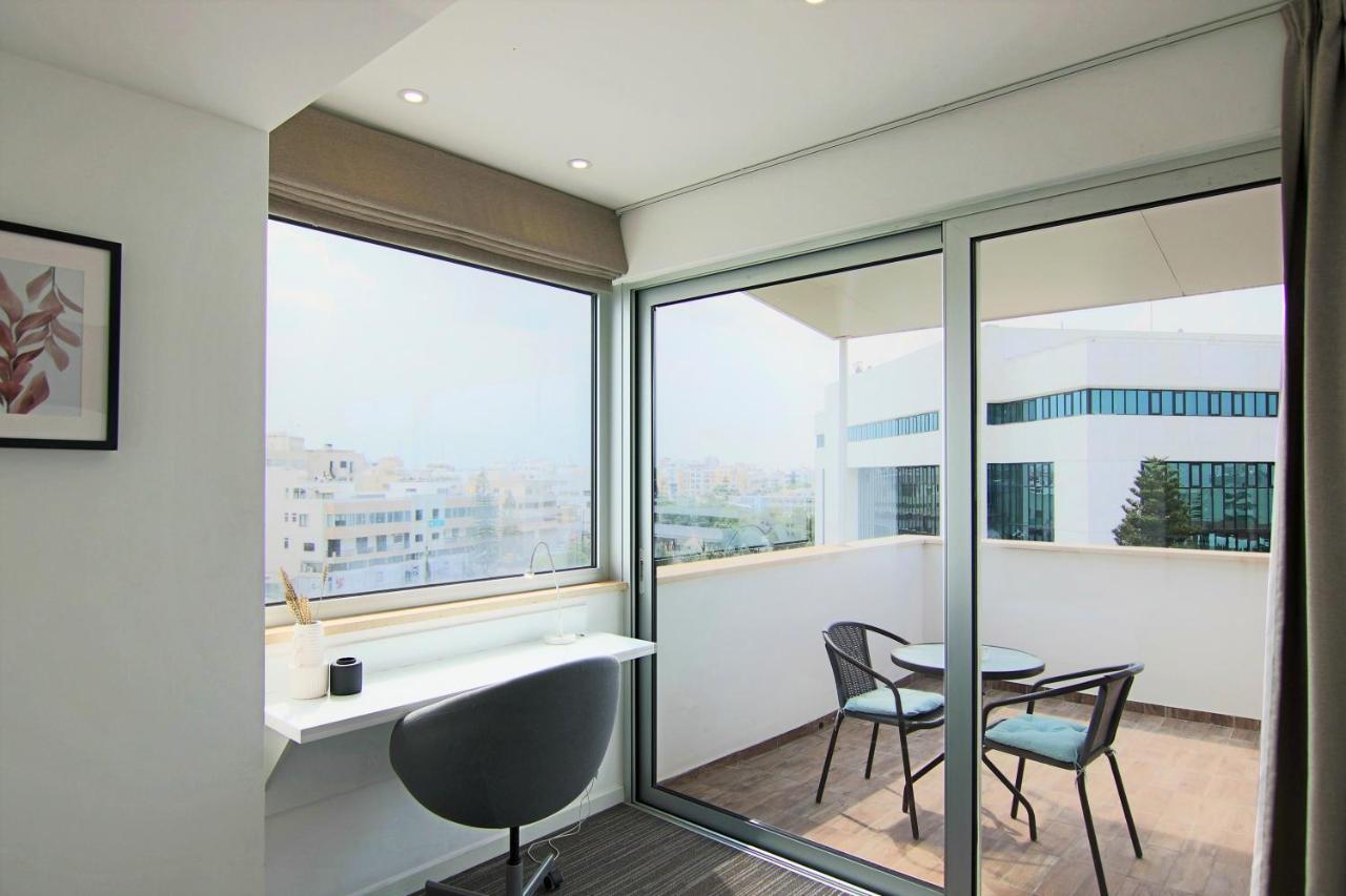 Phaedrus Living: Luxury Suite Nicosia 507 Exterior photo